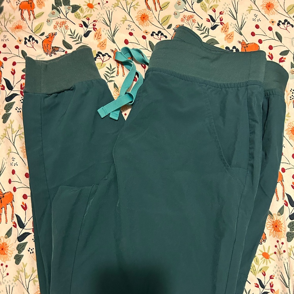 Figs Scrubs - Picture 2 of 2